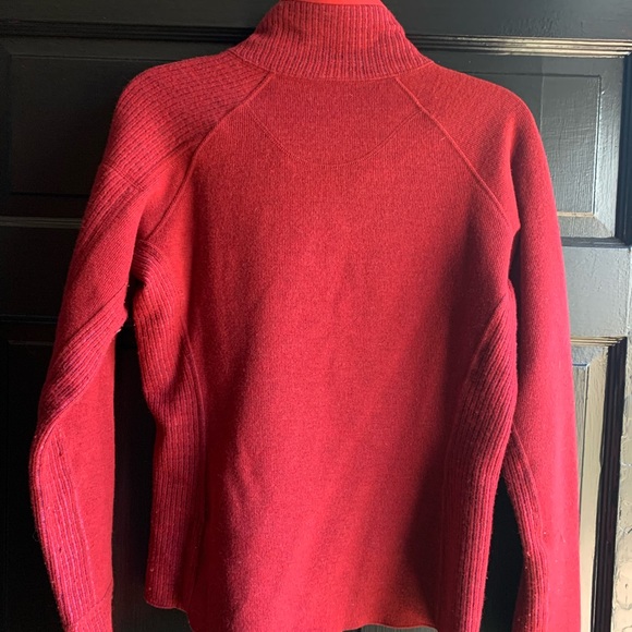 Ladies berry colored zip up sweater jacket. - Picture 4 of 4